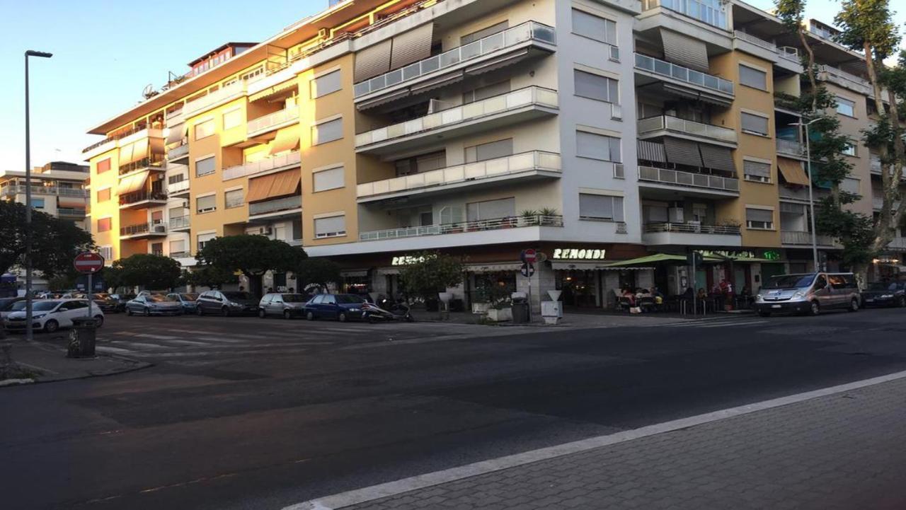 From Ostia Beach To Rome & Airport In A Heartbeat! Екстер'єр фото